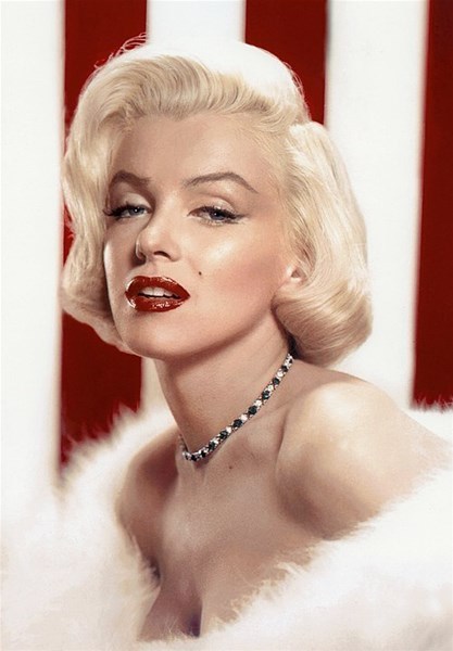 1-Marilyn_Monroe,_Photoplay_1953_GF.jpg
