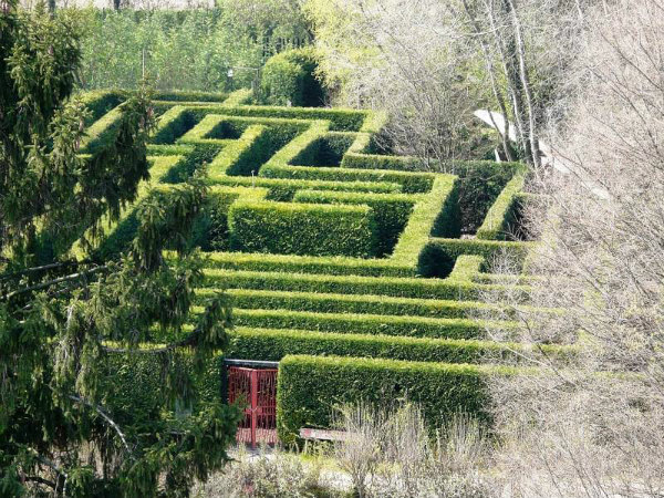 4-1-labirinto-nel-castello-di-san-pelagio.jpg