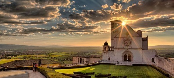40-Assisi-696x313_GF.jpg