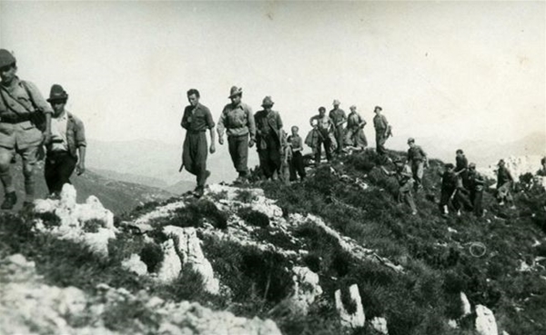 5-partigiani-in-montagna-19451_2153065_GF.jpg